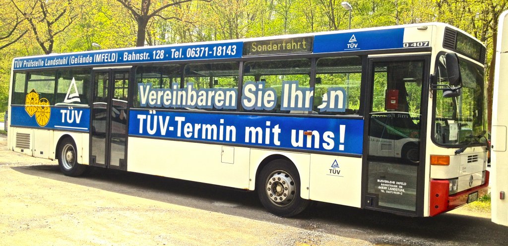 Dieser Mercedes-Benz O 407 von Busverkehr Imfeld aus Landstuhl stand w�hrend des 2. Bundesligaspiels 1.FCK gegen FSV Frankfurt am 5.5.2012 auf einem Park-and-Ride-Parkplatz und wartete auf das Ende des Spiels.