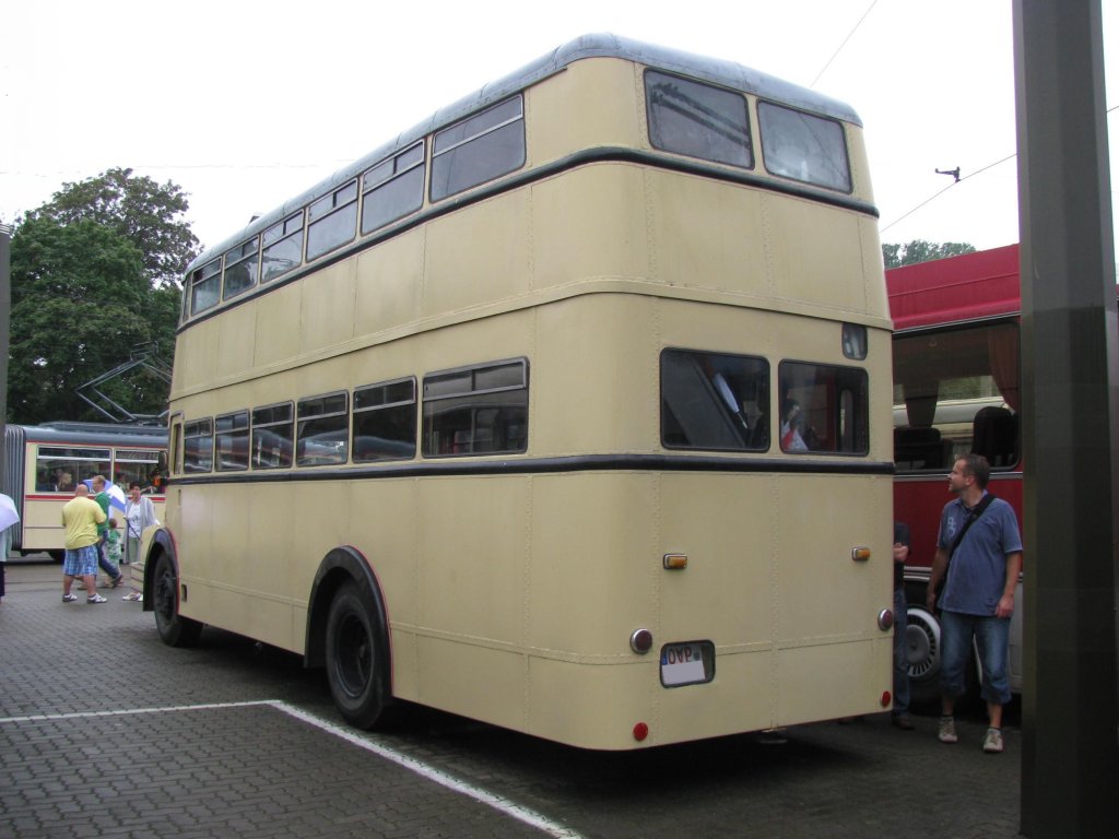 Doppelstockomnibus vom Typ Do 56, Linie 8, aus dem Landkreis Ostvorpommern (OVP) anl��lich 130 Jahre Strba in Rostock [27.08.2011]