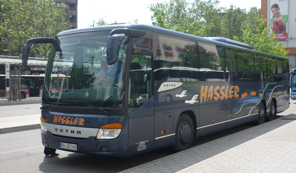 Ein Setra S 417 UL der Fa. Hassler aus B�blingen in Sindelfingen ZOB. Wartet auf seinen n�chsten Einsatz