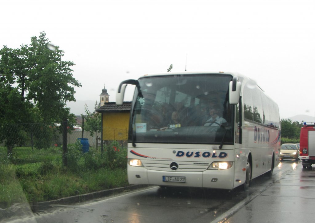 Foto bei Regen aus dem Auto, Mercedes Benz Tourismo von DUSOLD,in der Wachau/W�sendorf/Nieder�sterreich,2.6.2013.