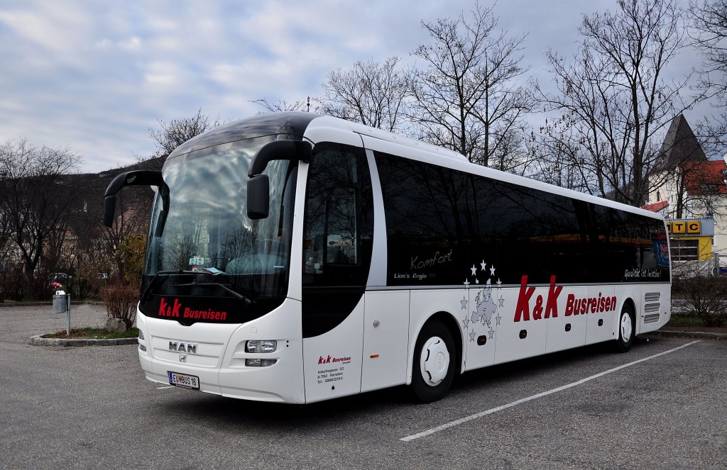 MAN LIONs REGIO von K&K Reisen aus �sterreich am 1.Dezember 2012 in Krems an der Donau gesehen.