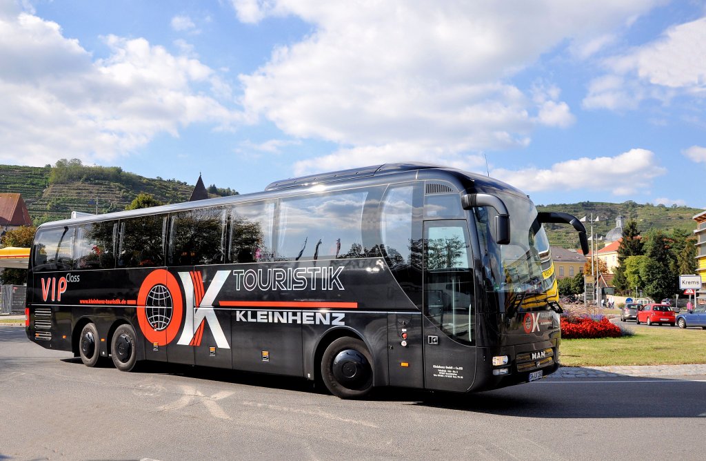 MAN Reisebus vom deutschen Reiseunternehmer KLEINHENZ, OK TOURISTIK ,im September 2012 in Krems an der Donau unterwegs.
