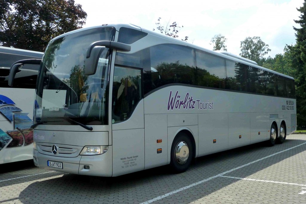 MB von  W�RLITZ-Tourist  steht am Weltvogelpark in Walsrode und wartet auf seine Fahrg�ste, August 2012
