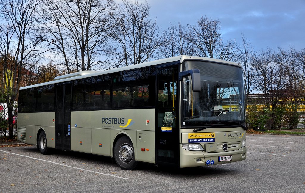 MERCEDES BENZ INTEGRO, Postbus der �BB im Oktober 2012 in Krems an der Donau gesehen.