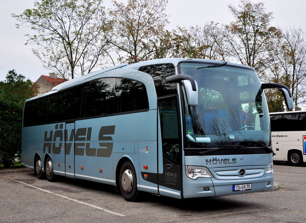MERCEDES BENZ TRAVEGO von H�VELS Reisen aus Deutschland am 29.9.2012 in Krems an der Donau.