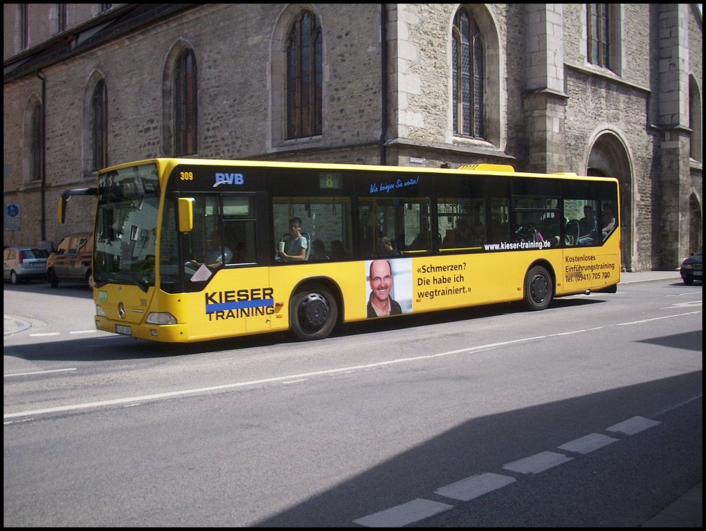 Mercedes Citaro I der Regensburger Verkehrsbetriebe in Regensburg.


