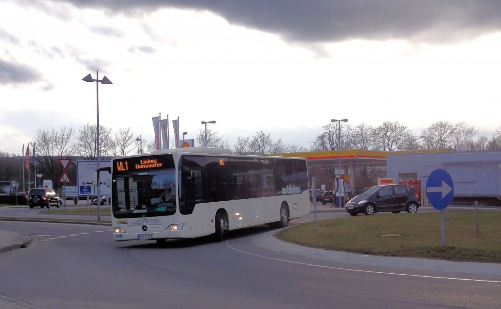 MERCEDES CITARO,Linienbus im Auftrag des Landes Nieder�sterreich von ZUKLINBUS aus Klosterneuburg bei Wien,Linie WL 1 (Wachau,linkes Donauufer)zwischen Krems an der Donau und Melk,hier in Krems an der Donau unterwegs.8.2.2013.