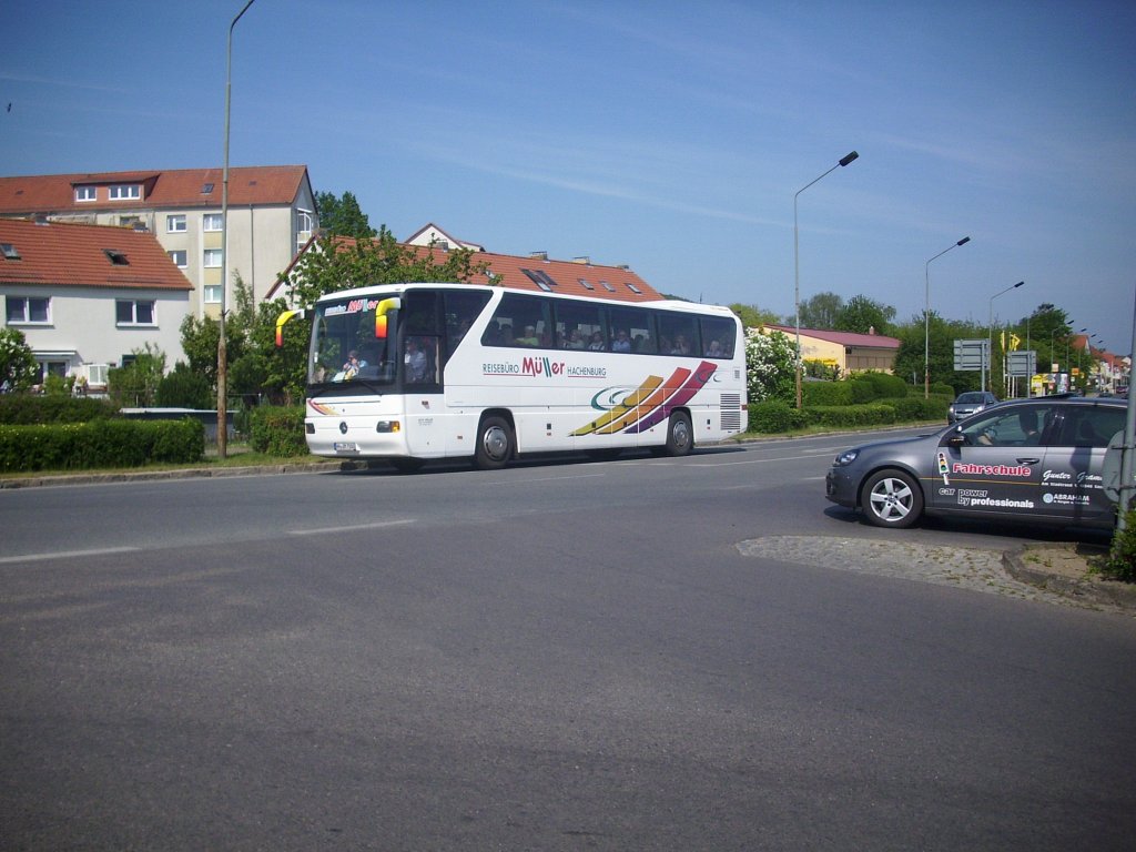 Mercedes Tourismo von dem Reiseb�ro M�ller aus Deutschland in Sassnitz.