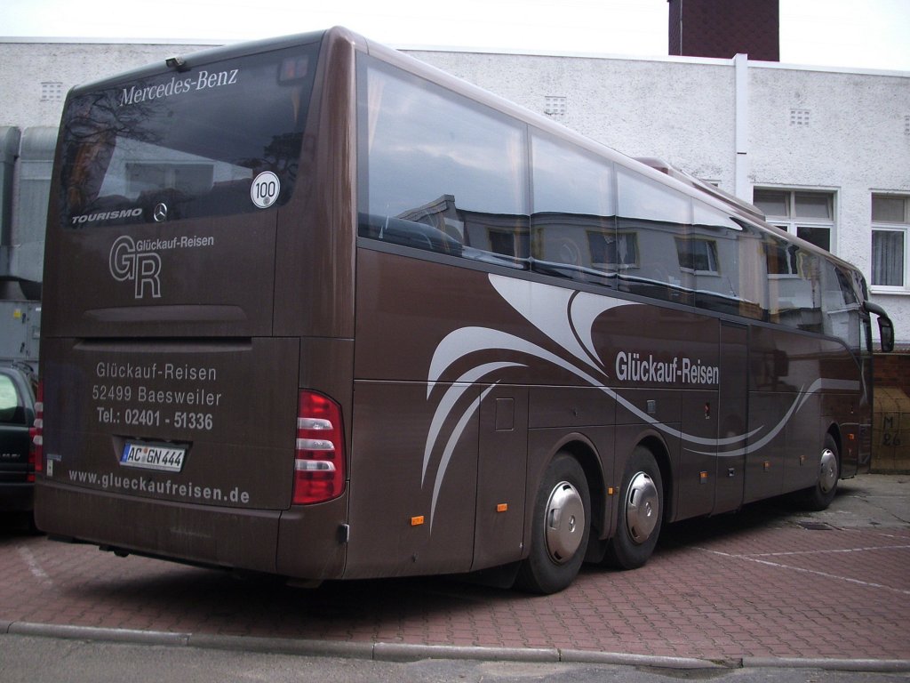Mercedes Tourismo von Gl�ckauf-Reisen aus Deutschland in Baabe.