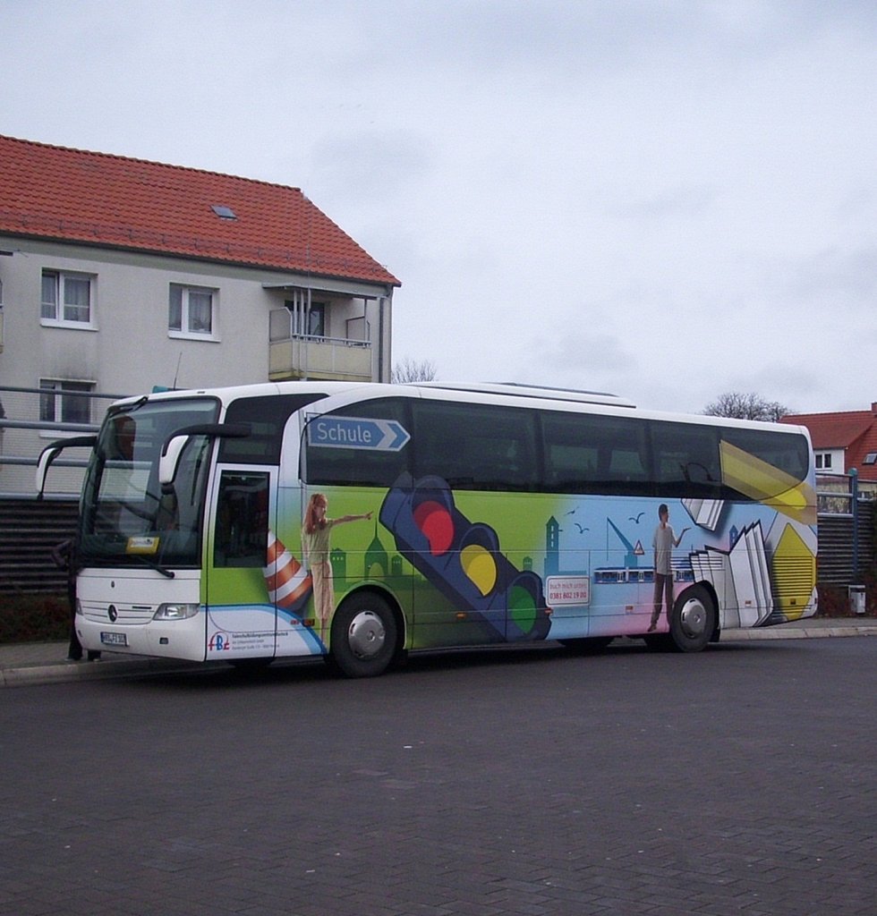 Mercedes Travego 2-Achser auf R�gen.