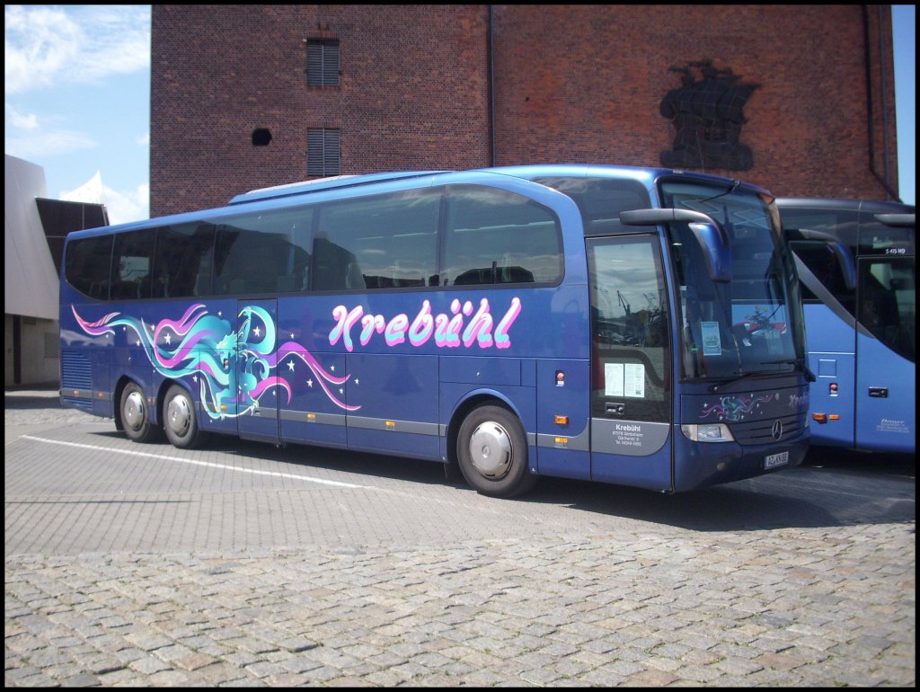 Mercedes Travego von Kreb�hl aus Deutschland in Stralsund vor dem Ozeaneum.
