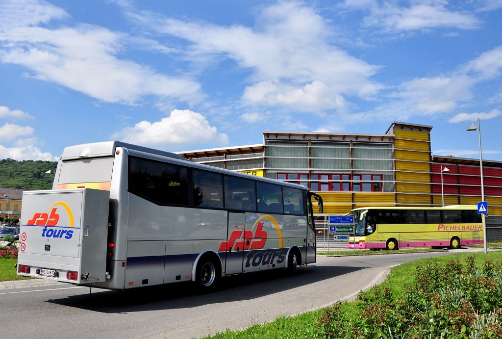  Nachschuss  auf den VDL BOVA von SAB tour`s aus Ober�sterreich am 29. Mai 2013 in Krems an der Donau gesehen.
