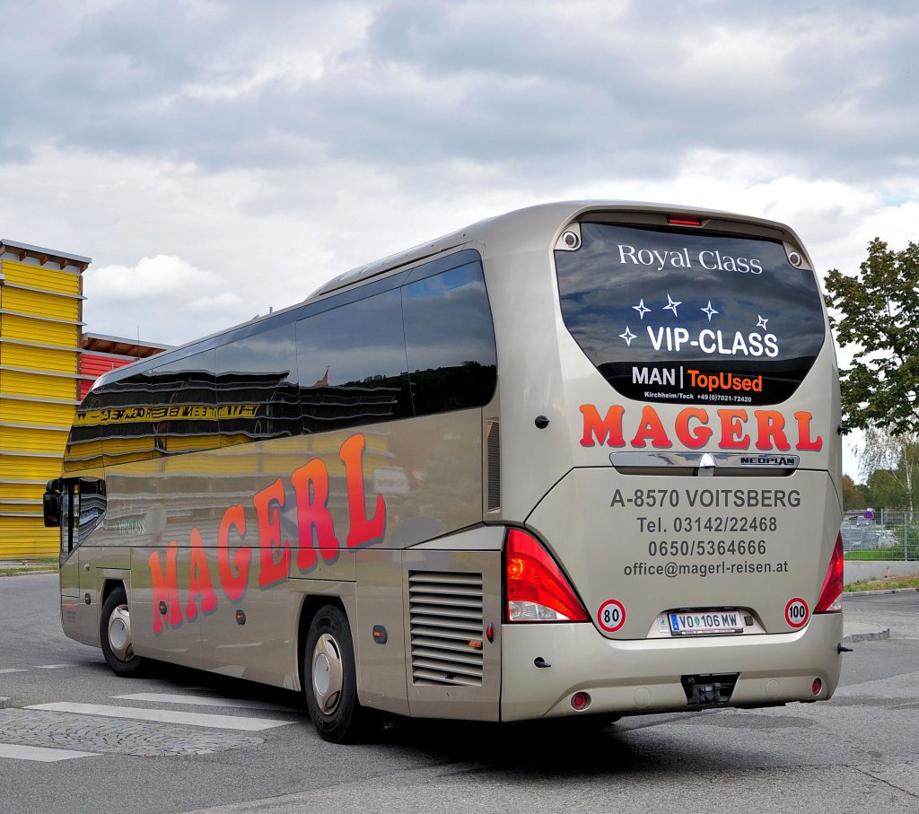 NEOPLAN CITYLINER von MAGERL Reisen aus �sterreich am 22.9.2012 in Krems an der Donau.