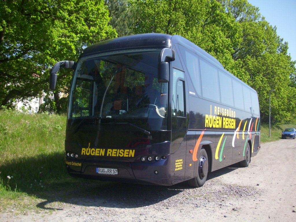 Neoplan Tourliner von R�GEN REISEN aus Deutschland in Binz.