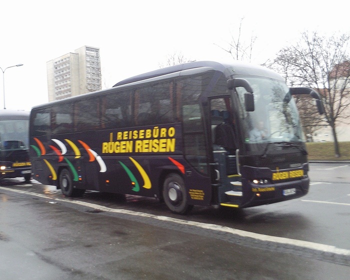 Neoplan Tourliner von R�gen Reisen in Sassnitz.
