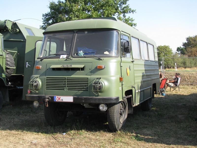 Omnibus ROBUR LD 3001 der ehem. NVA beim 6. gro�e TATRA-Treffen Seehausen/Altmark [20.09.2009]

