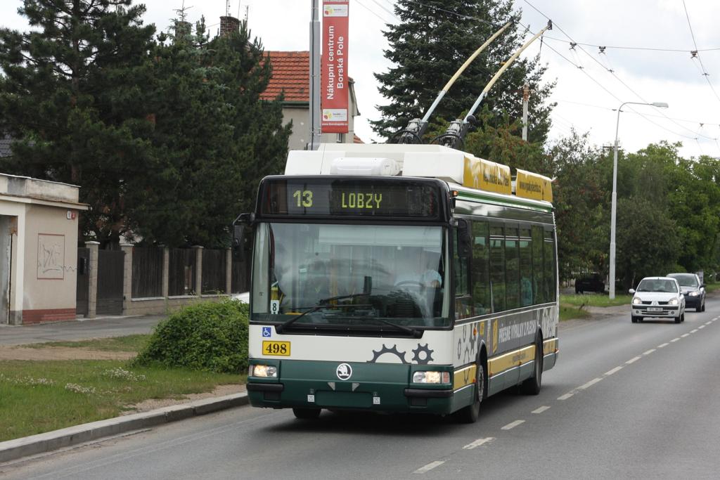 Plzen (Tschechien) moderner Skoda Trolleybus unterwegs auf der Linie 13
am 16.6.2009.