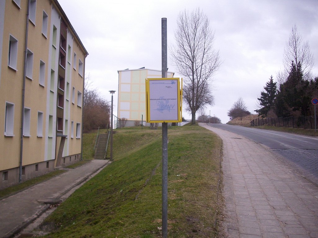 Sassnitz Merkelstra�e wird wegen Stra�ensch�den nicht mehr bedient.