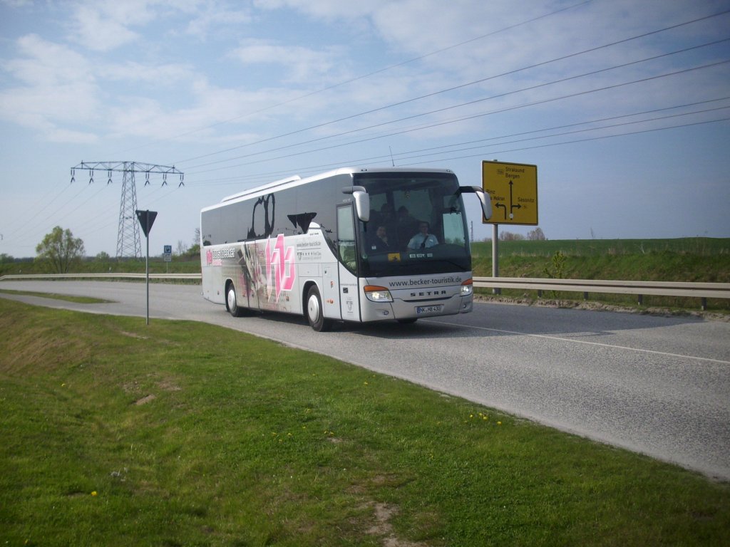 Setra 415 GT-HD von Becker-Touristik aus Deutschland in Sassnitz am F�hrhafen.
