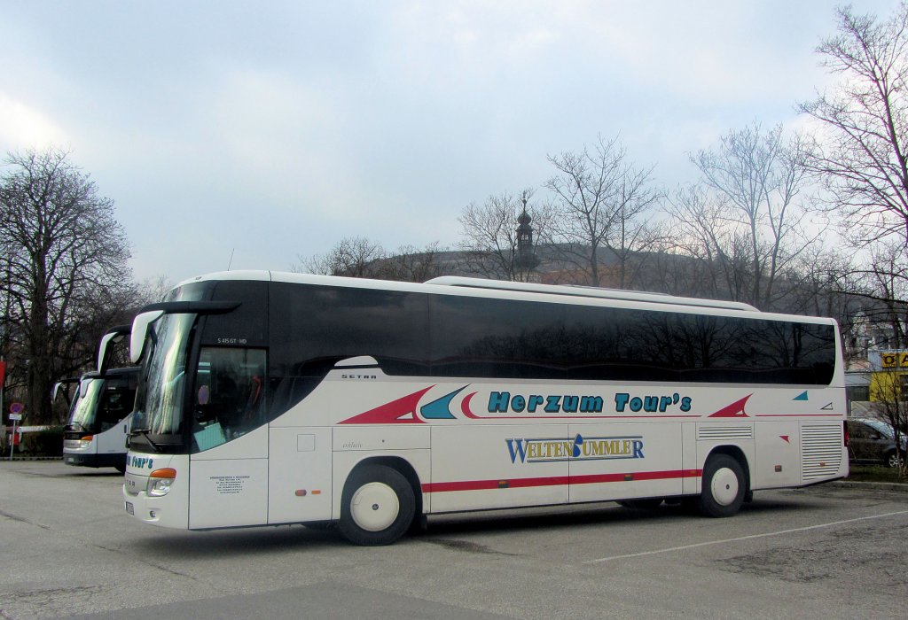 SETRA 415 GT-HD von HERZUM TOURs aus Deutschland im M�rz 2013 in Krems an der Donau.