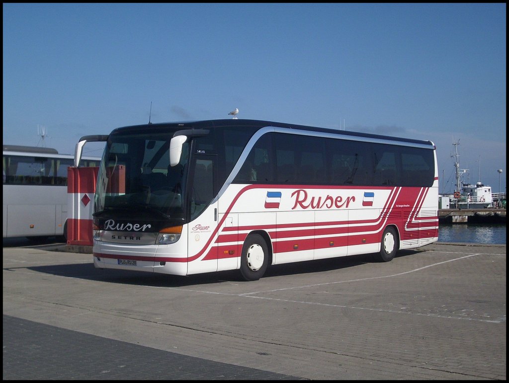 Setra 415 HD Ruser aus Deutschland im Stadthafen Sassnitz.


