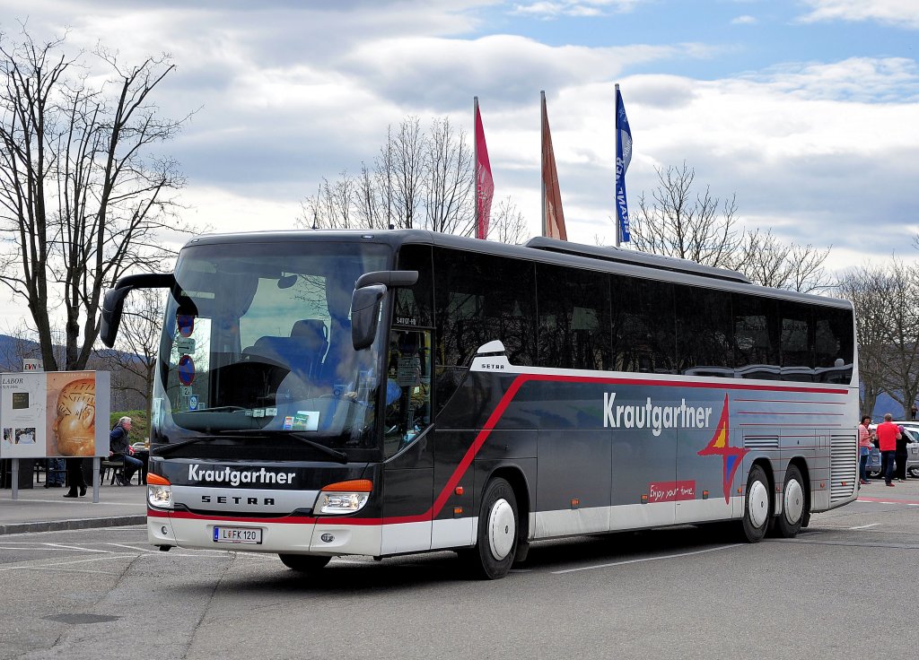SETRA 417 GT-HD von KRAUTGARTNER Reisen aus Linz/�sterreich am 14.4.2013 in Krems gesehen.