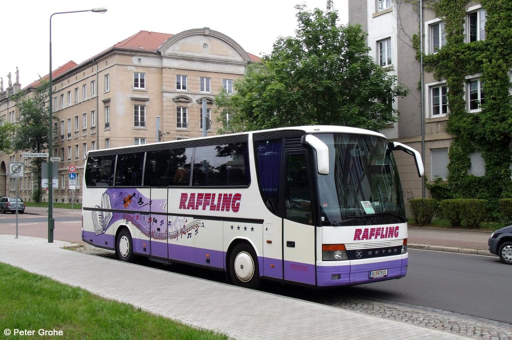 Setra S 312 HD von Raffling Reisen GmbH aus Klagenfurt, �sterreich, fotografiert in Dessau am 07.07.2012 --> Mit dem Bus kamen �sterreichische Volksmusikanten zum Sachsen-Anhalt-Tag 2012 nach Dessau.  