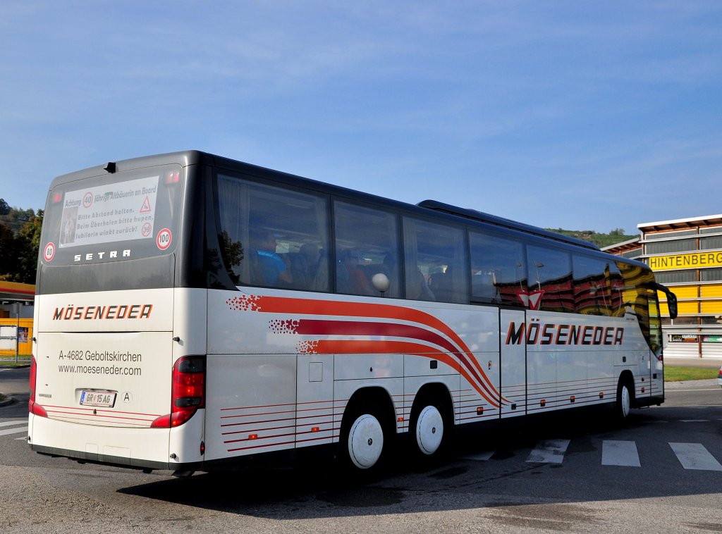 SETRA S 417 GT-HD von M�SENEDER Reisen aus Ober�sterreich am 23.9.2012 in Krems an der Donau gesehen.