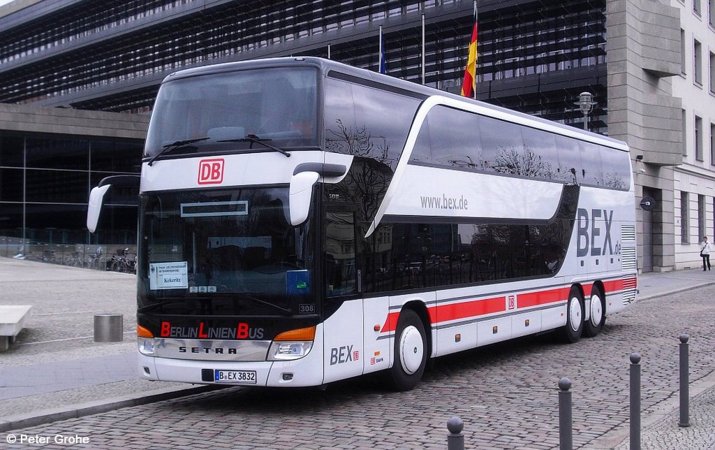 Setra S 431 DT BEX Charter DB Fernreisen, fotografiert am Bhf. Friedrichstra�e in Berlin am 14.3.2012