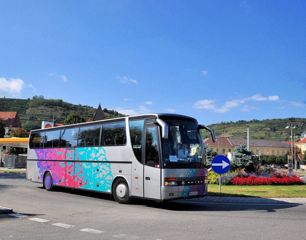 SETRA S315 HDH aus M�dling bei Wien im Sept. 2012 in Krems an der Donau unterwegs.