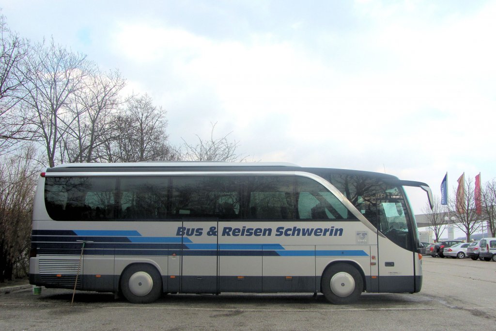 SETRA S411 HD von BUS & Reisen SCHWERIN am 29. M�rz 2013 in Krems an der Donau.