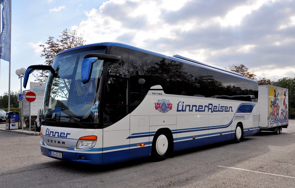 SETRA S415 GT-HD von LINNER REISEN aus der BRD,mit Radh�nger,im September 2012 in Krems unterwegs.