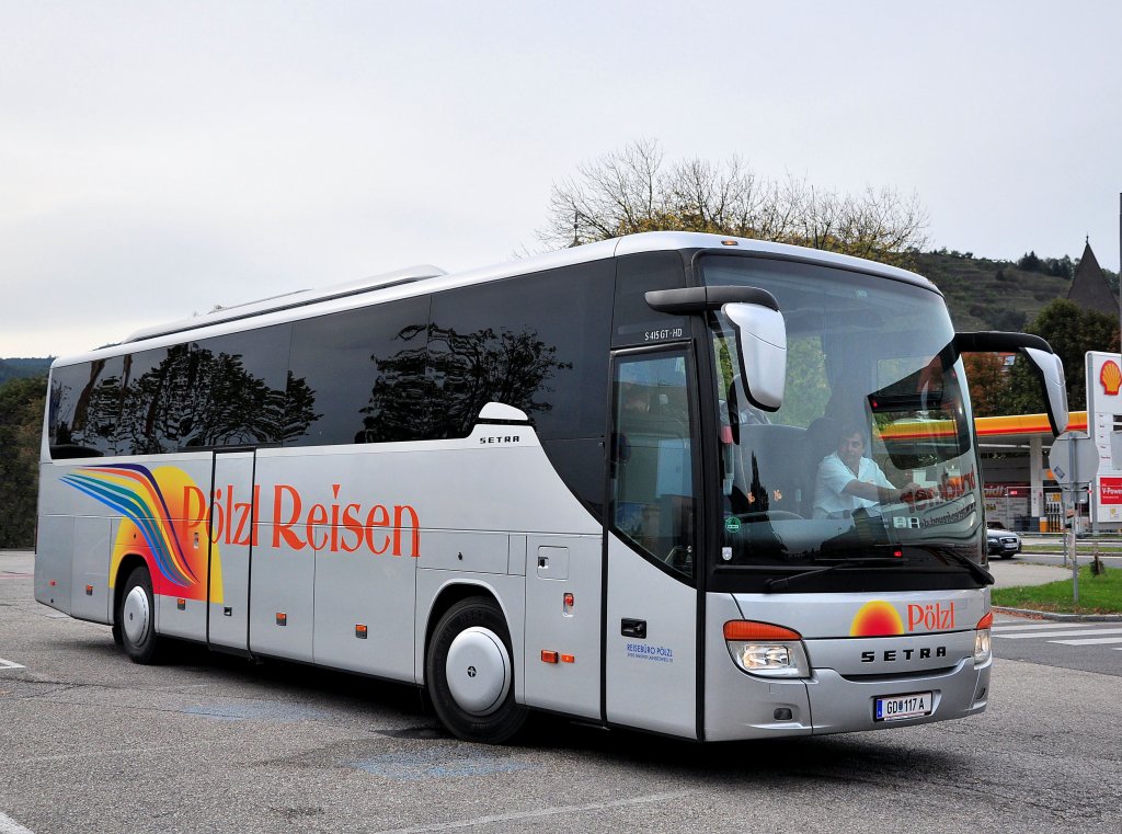 SETRA S415 GT-HD von P�LZL Reisen aus �sterreich am 29.9.2012 in Krems an der Donau gesehen.