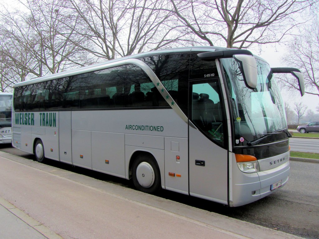 SETRA S415 HD von WELSER Reisen aus Traun/Ober�sterreich im April 2013 in Wien.