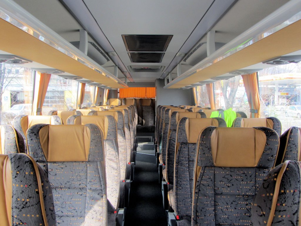Sitzreihen im nagelneuen OTOKAR/MAN Reisebus vom Reiseb�ro MAREK aus Nieder�sterreich,Krems,28.3.2013.