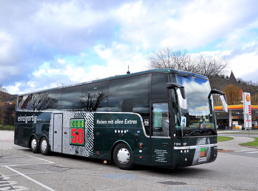 VAN HOOL T916 ASTRONEF vom Busunternehmer MATH� aus �sterreich (Club 50,Klug Touristik)im Oktober 2012 in Krems.