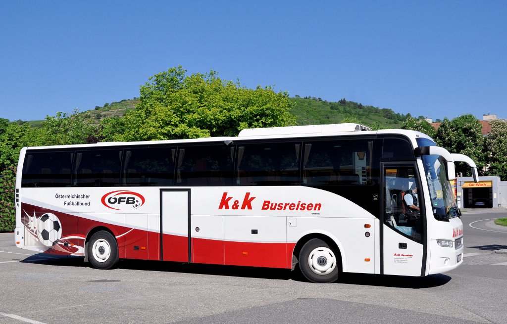 VOLVO 9700 von K&K Reisen aus �sterreich am 15.5.2013 in Krems.