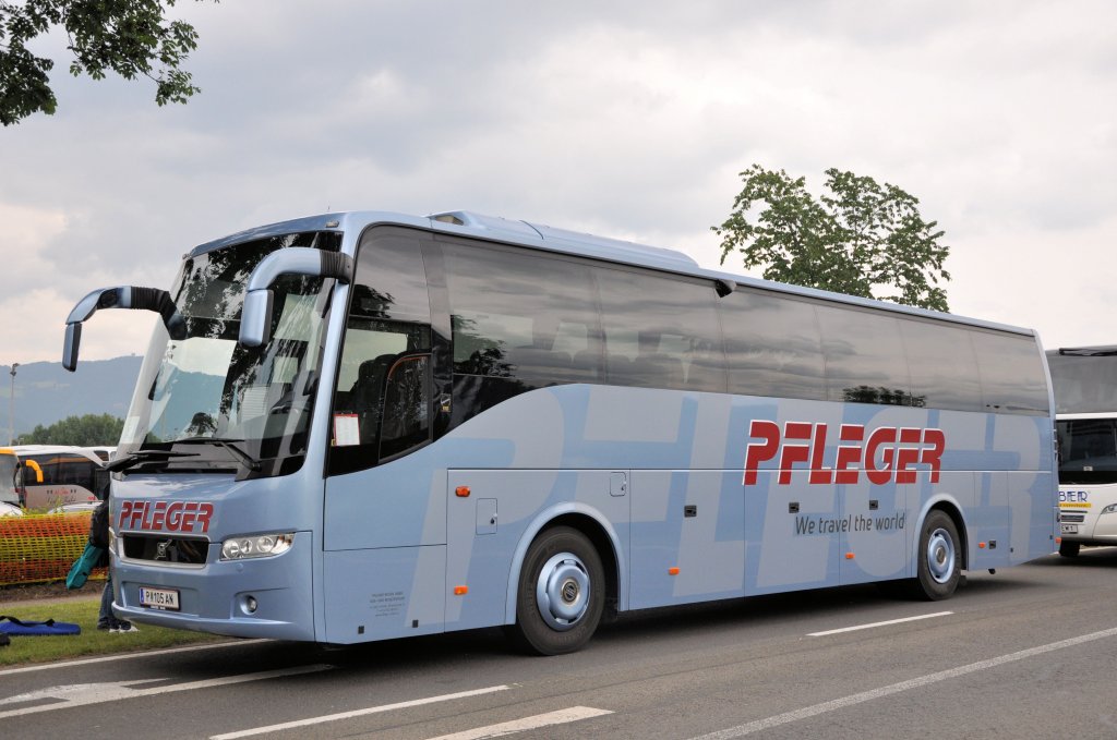 VOLVO 9700 vom Reisezentrum PFLEGER aus Nieder�sterreich anl�sslich der AIRPOWER13 in Zeltweg,28.6.2013.