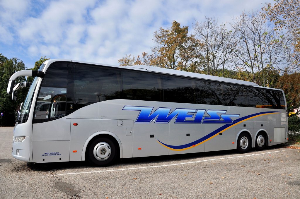 VOLVO 9700 von WEISS Reisen aus der Steiermark/�sterreich im September 2012 in Krems an der Donau.
