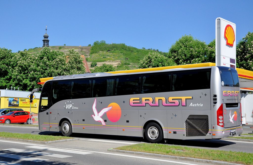 VOLVO 9900 von ERNST Reisen aus �sterreich am 15.5.2013 in Krems.
