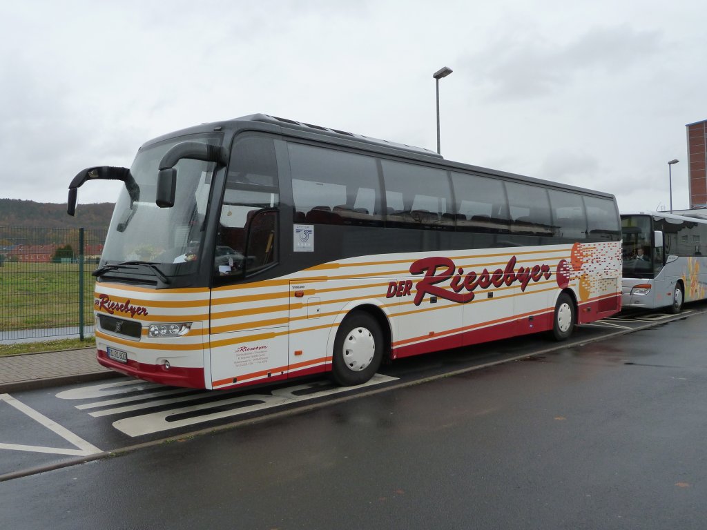 Volvo von  Der RIESEBYER  steht auf dem Parkplatz des Erlebnisbergwerks in Merkers/Th�ringen, November 2012