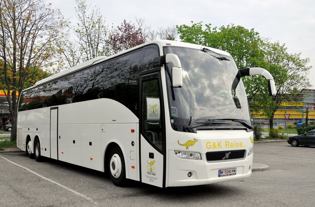 VOLVO von G & K Busreisen aus �sterreich am 28.4.2013 in Krems an der Donau.