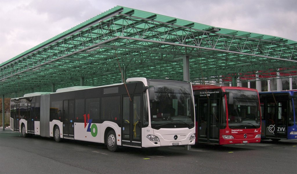 VZO-Mercedes Citaro NR.151 in R�ti im Depot am 22.2.12. NR.151 war im Februar noch der einzige Mercedes Citaro G 3.Generation in der Schweiz.