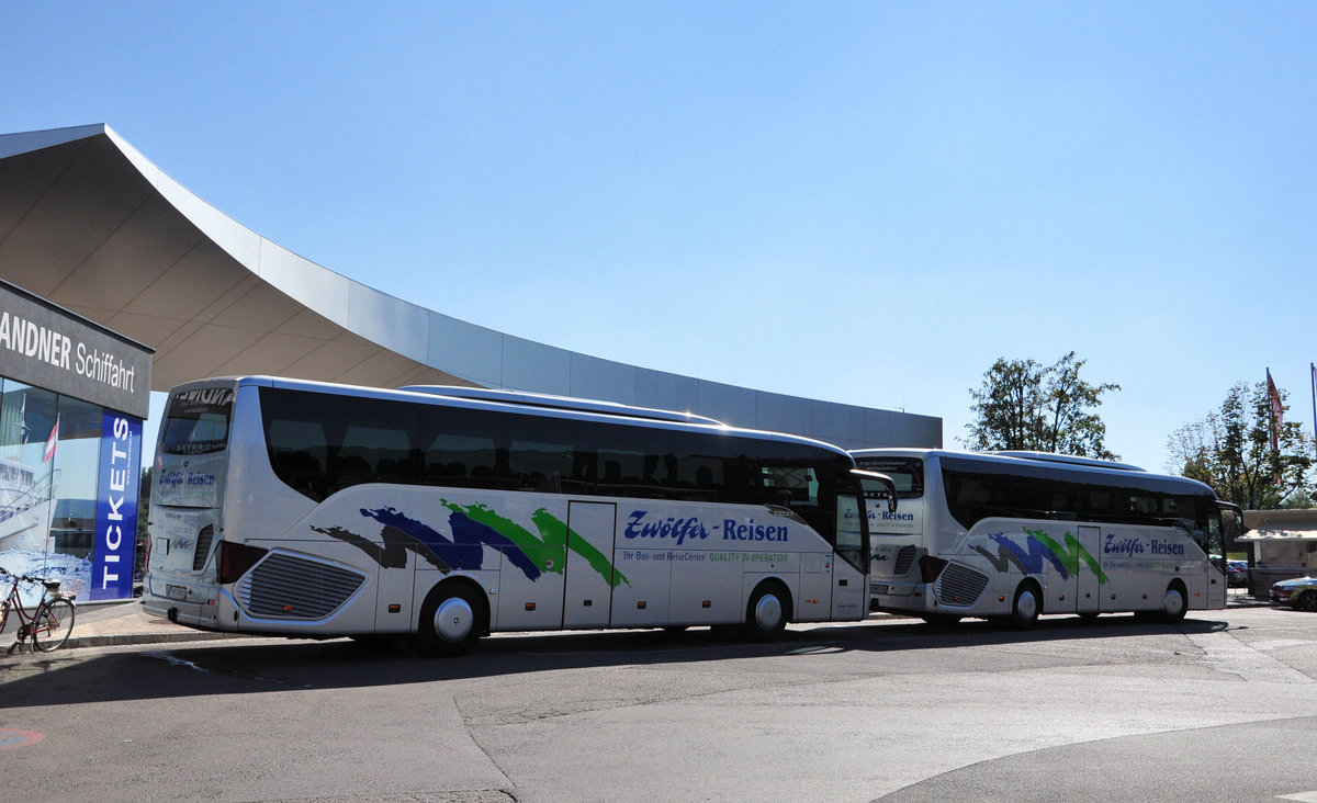 2 Setra 515 HD von Zw�lfer Reisen aus Nieder�sterreich in Krems gesehen.