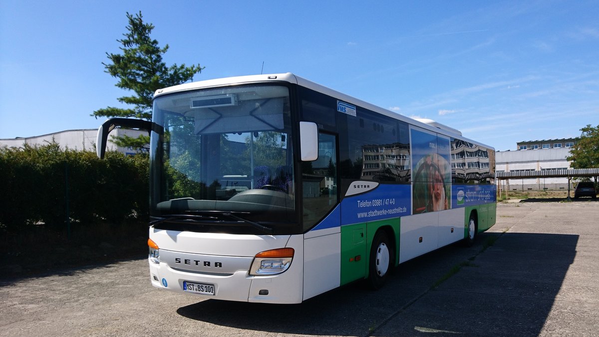 …..MST BS 101 von Becker Strelitz Reisen in Neubrandenburg in der Warliner Stra�e am Betriebshof in Neubrandenburg 
August 2018  