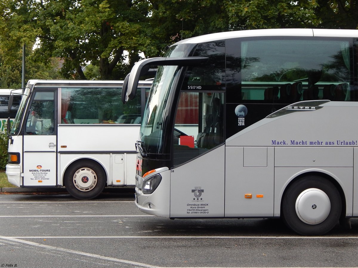 Alt trifft Neu. Ein paar Jahrzehnte liegen zwischen dem Setra 210 H von Mobil-Tours und dem Setra 517 HD von Mack aus Deutschland. Gesehen in Stralsund.