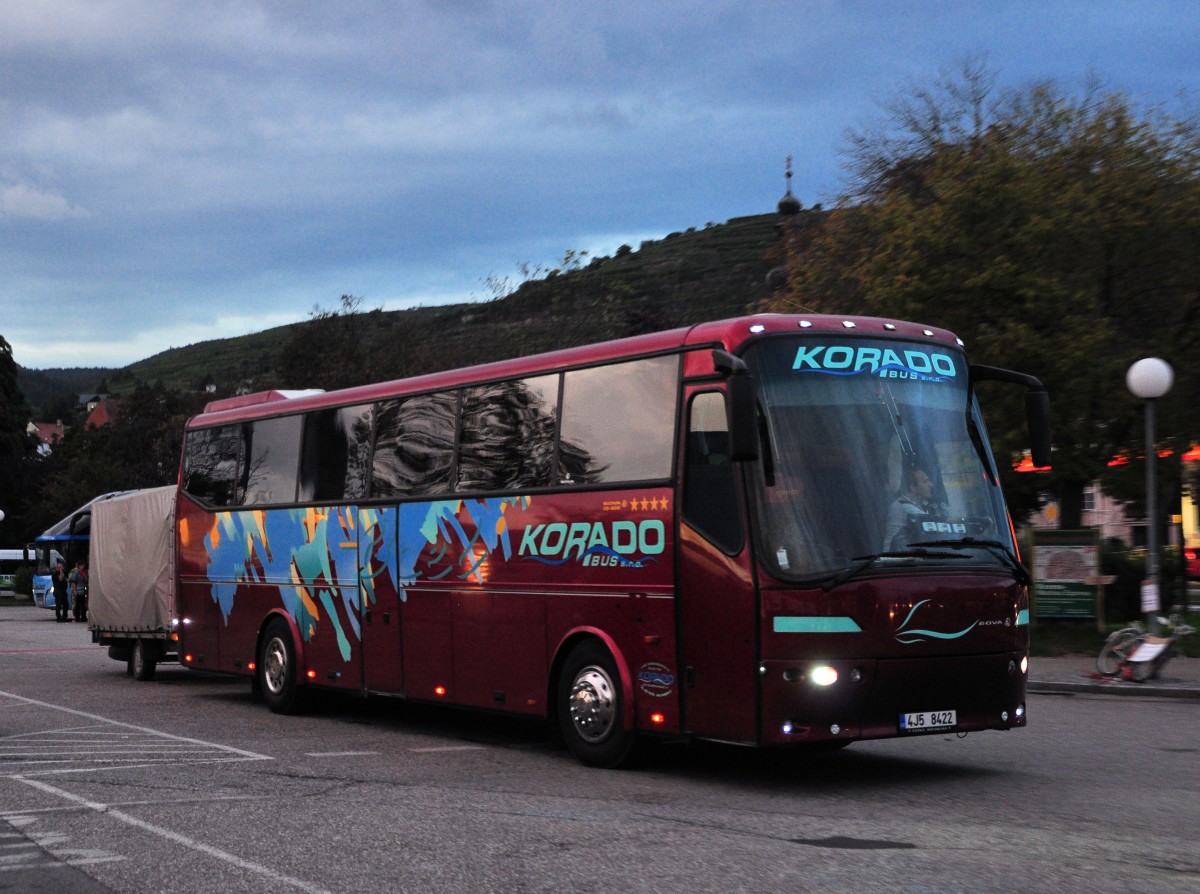 BOVA Bus von Korado Reisen aus der CZ,mit Radanh�nger,am 20.9.2014 in Krems.