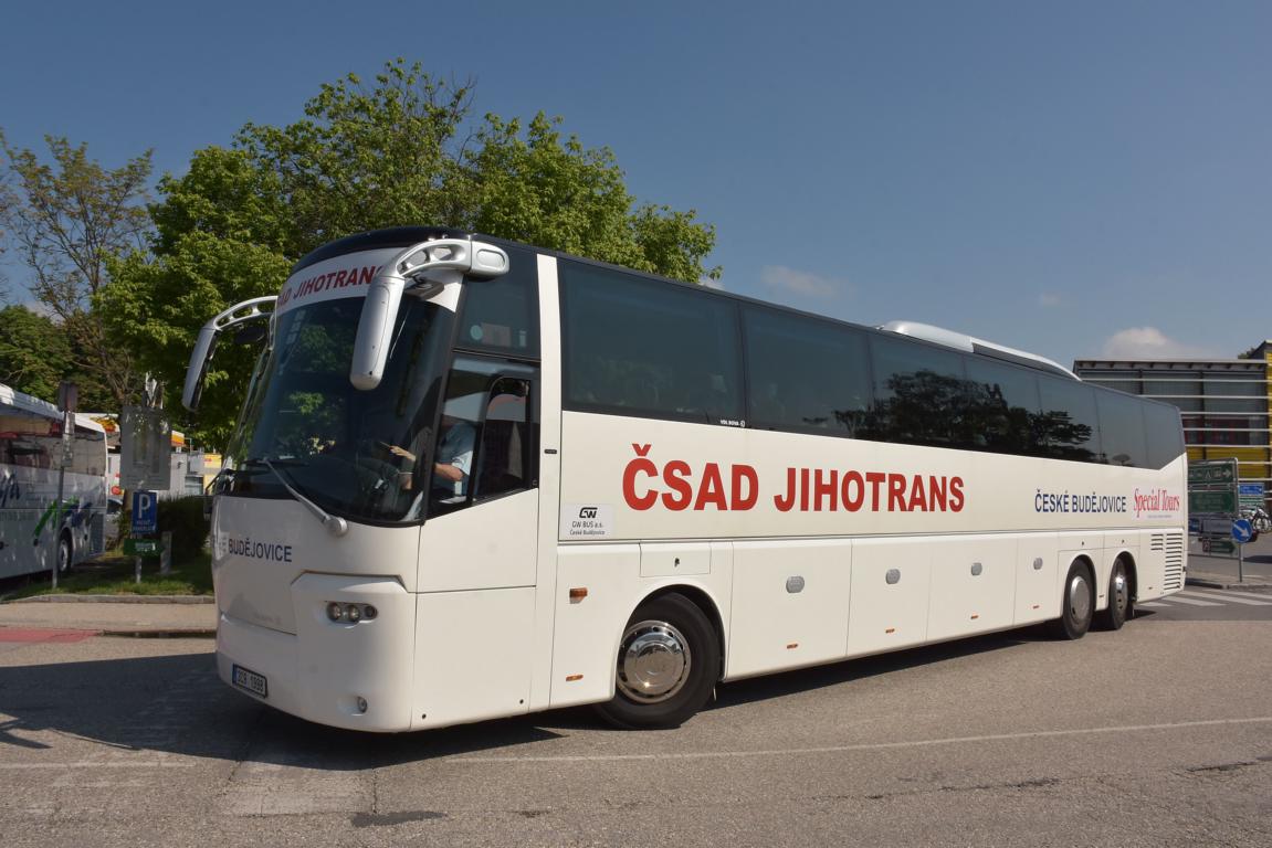 Bova Magiq von CSAD Jihotrans Reisen aus der CZ 2018 in Krems gesehen.