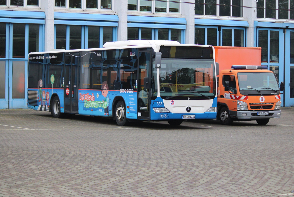 Das rollende Klassenzimmer stand am 04.05.2024 auf dem Gel�nde der Rostocker Stra�enbahn AG.