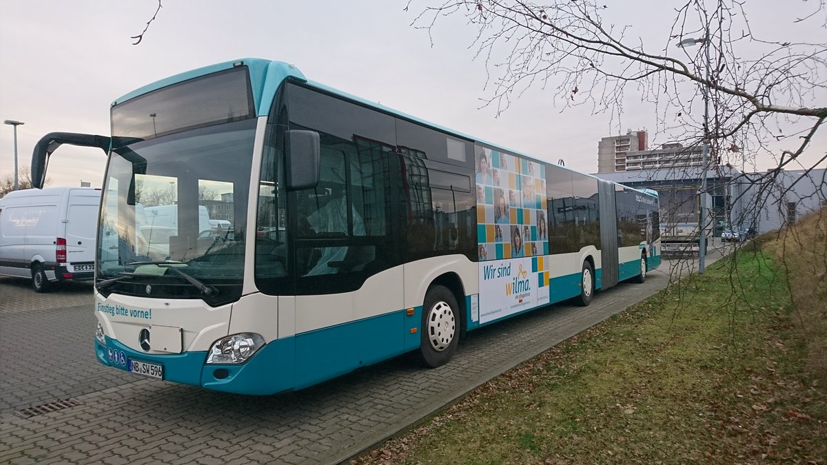 ......der Citaro NB SW 596 hat auch schon ne weile sein Traffic Board f�r einen Pflegedienst (Wilma) in der Stadt (Dezember 2017)